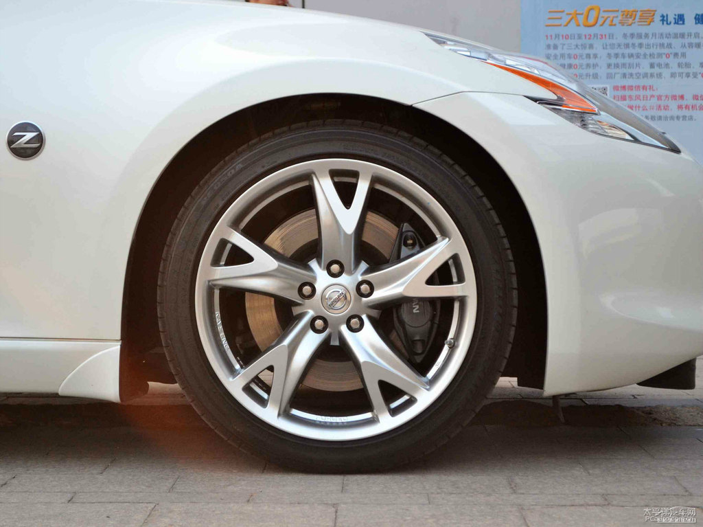 ɫծa(chn)370Z܇^DƬ