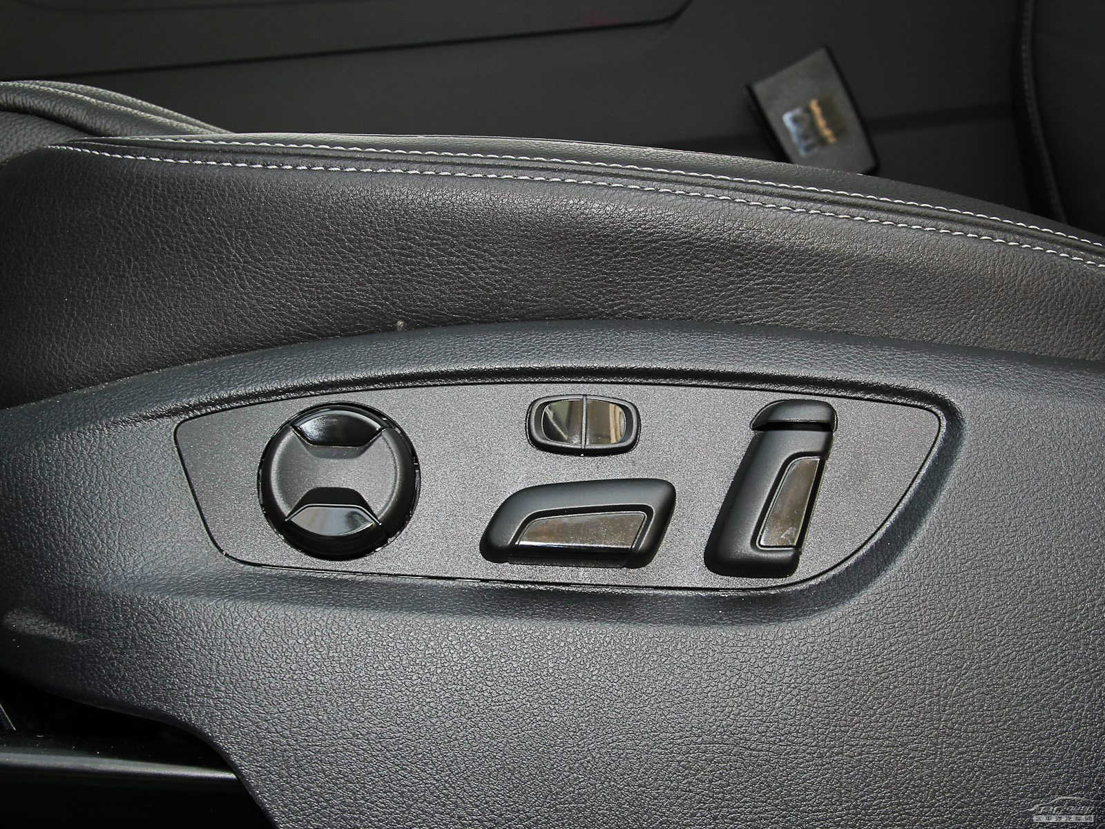 途銳內(nèi)飾高清大圖