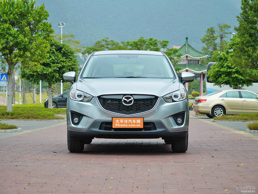 炫亮銀馬自達(dá)CX-5整車外觀外觀圖片