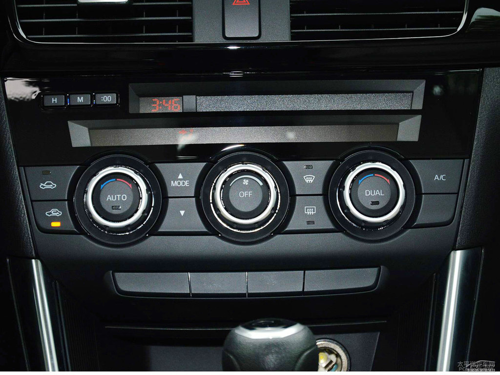炫亮銀馬自達(dá)CX-5中控內(nèi)飾圖片