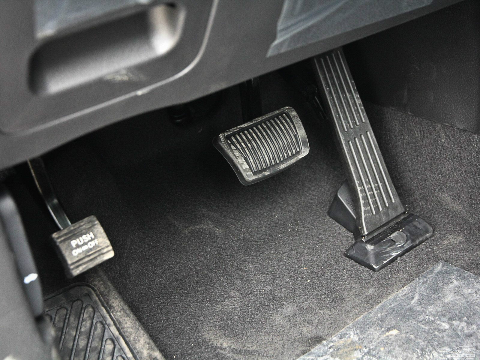 索蘭托內(nèi)飾高清大圖