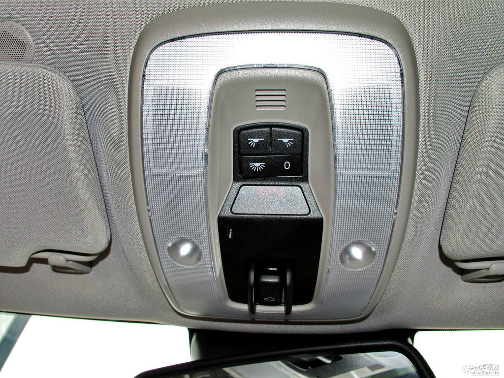 動力藍沃爾沃V60車廂內(nèi)飾圖片