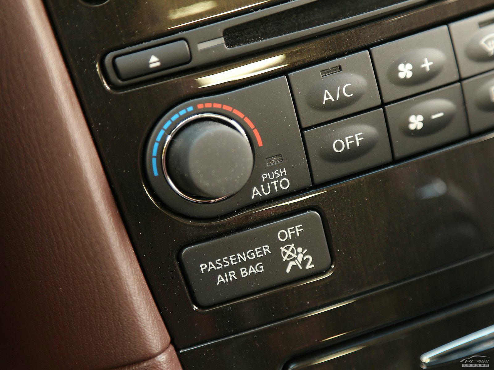 英菲尼迪QX50(進(jìn)口)內(nèi)飾高清大圖