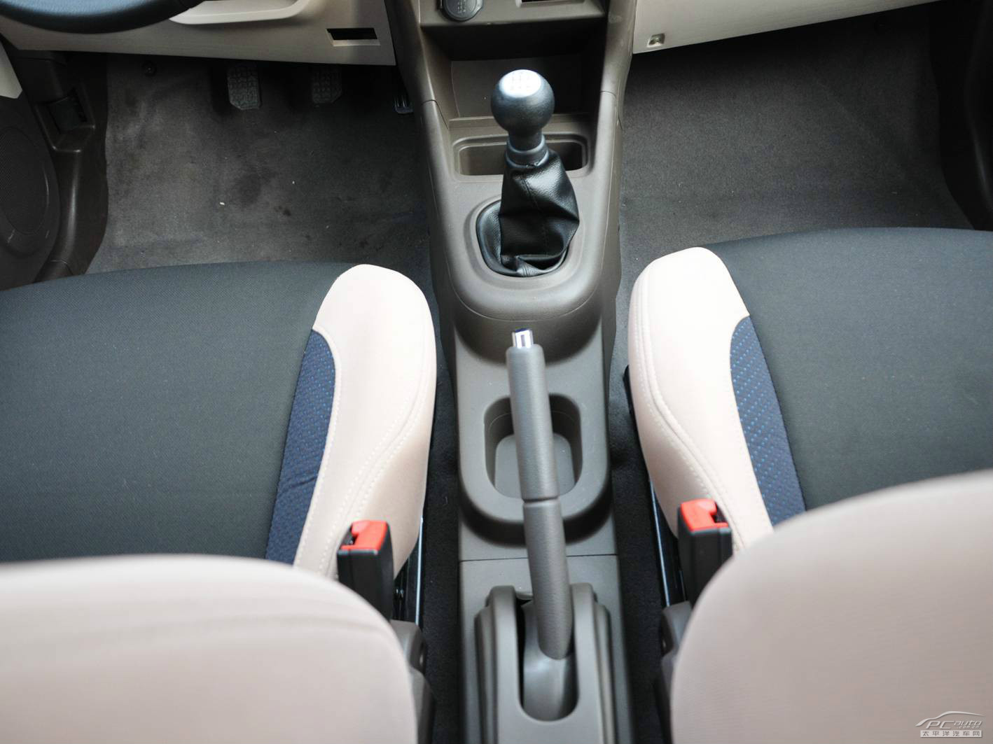 眾泰Z100內(nèi)飾高清大圖