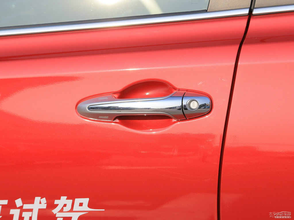 紅云母色RAV4榮放車身外觀圖片
