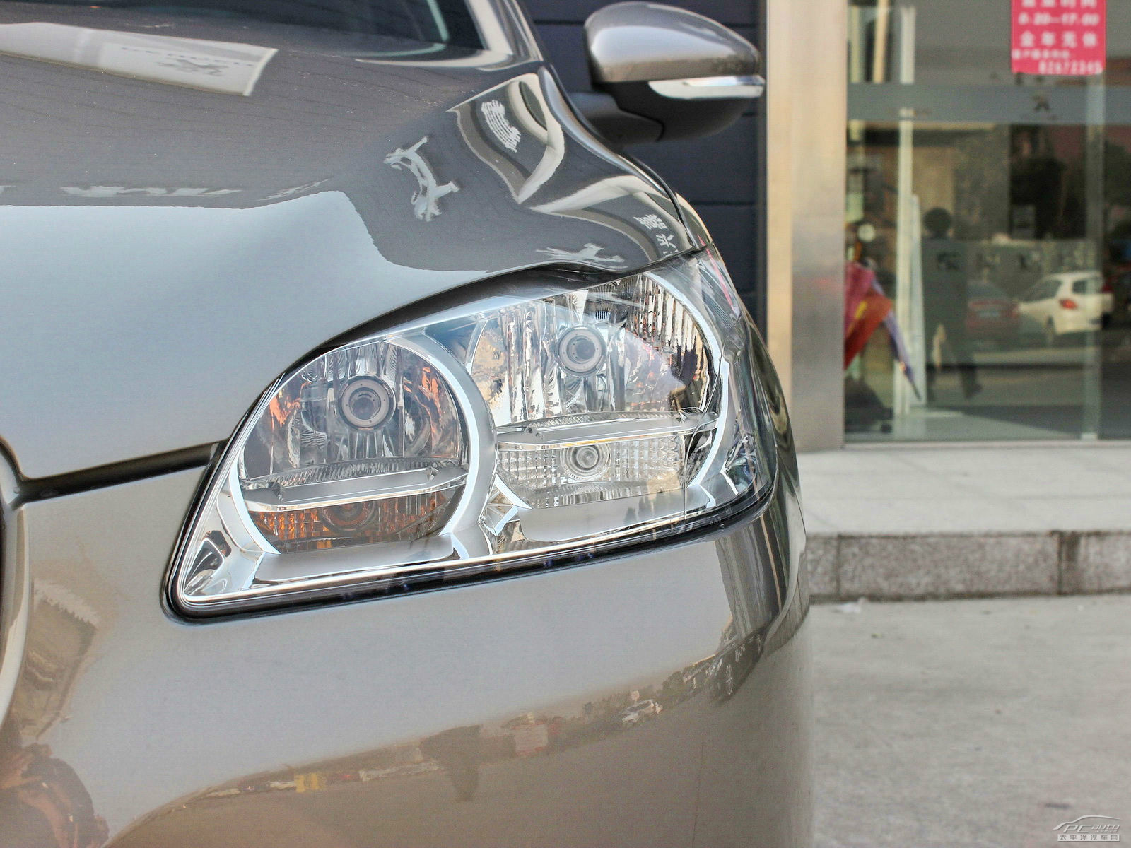 標致301外觀高清大圖