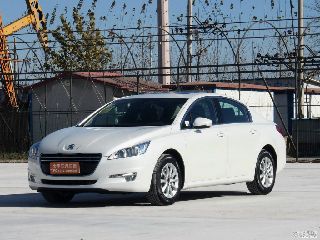 珠光白標(biāo)致508車尾外觀圖片