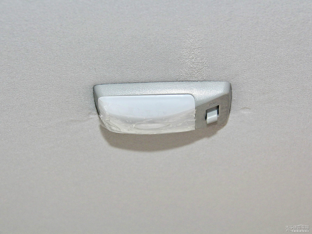 ɫ|L(fng)СV26܇(ni)DƬ