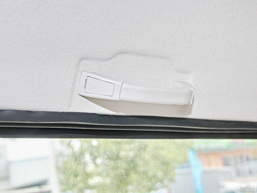 ɫ|L(fng)СV26܇(ni)DƬ