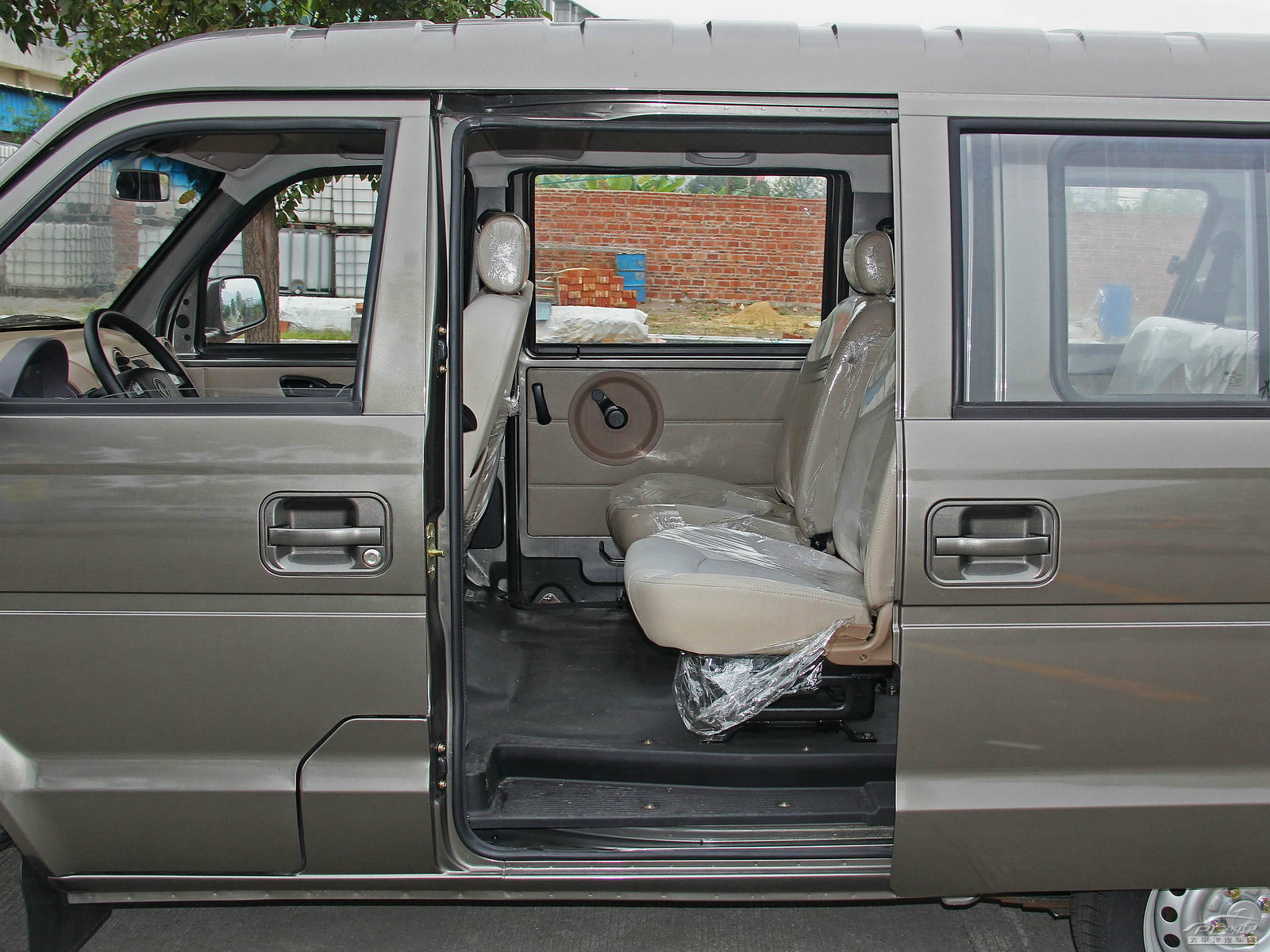 東風(fēng)小康V26空間高清大圖