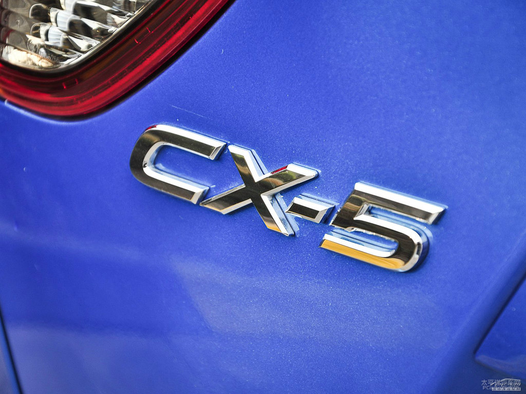 創(chuàng)馳藍(lán)馬自達(dá)CX-5車(chē)尾外觀圖片