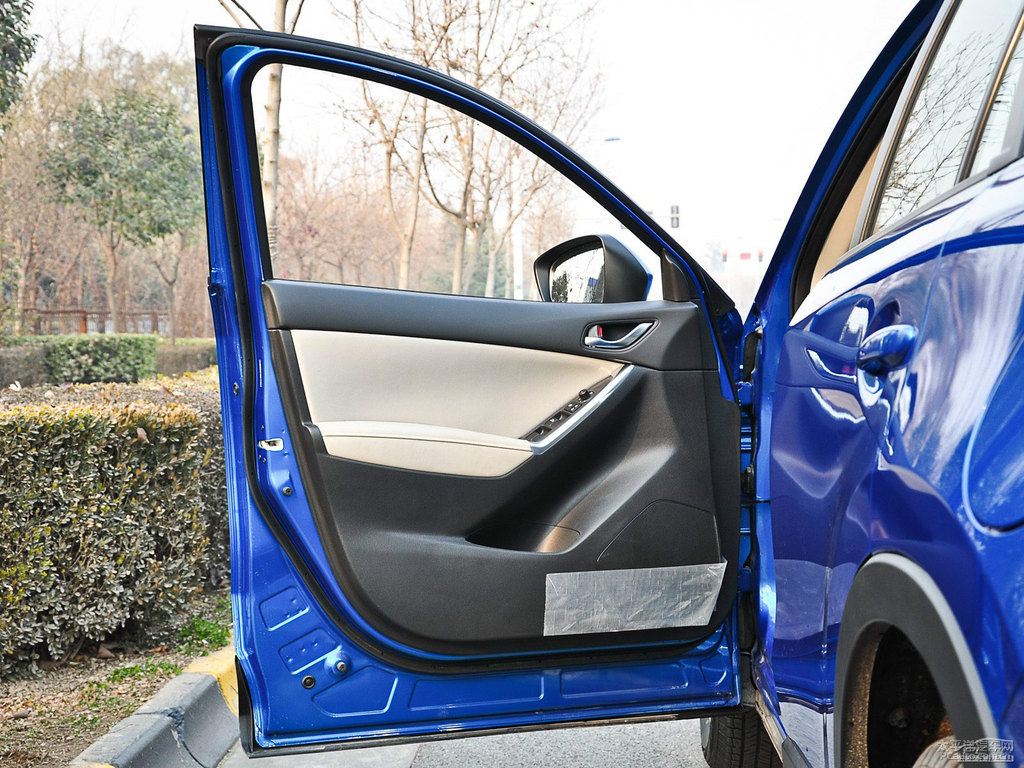 創(chuàng)馳藍(lán)馬自達(dá)CX-5車廂內(nèi)飾圖片