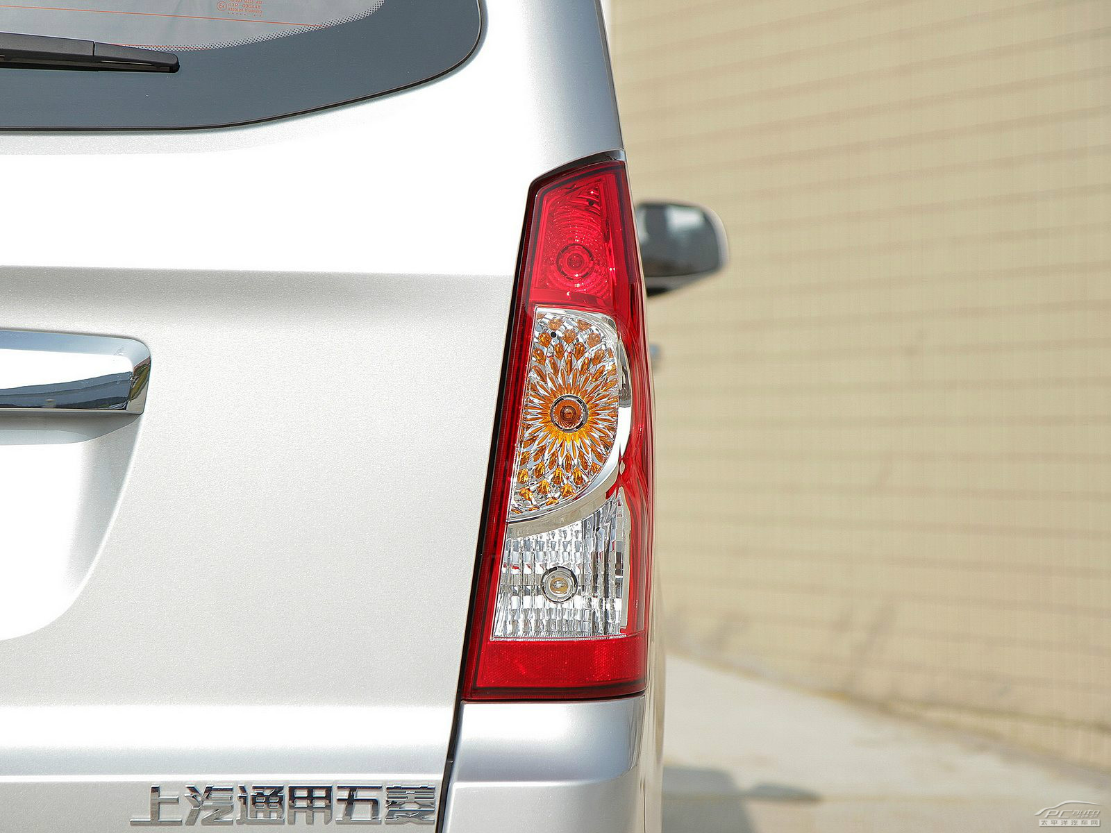五菱榮光S外觀高清大圖