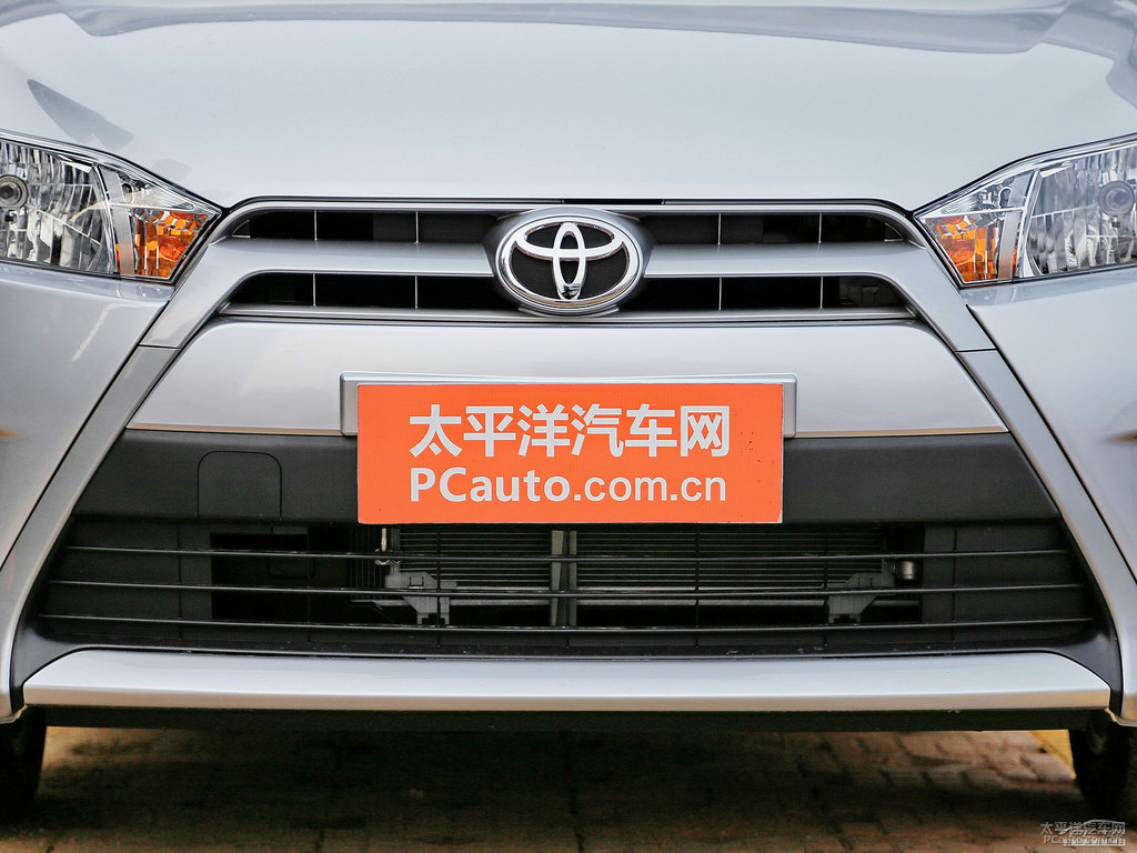 水晶銀YARiS L 致炫車頭外觀圖片