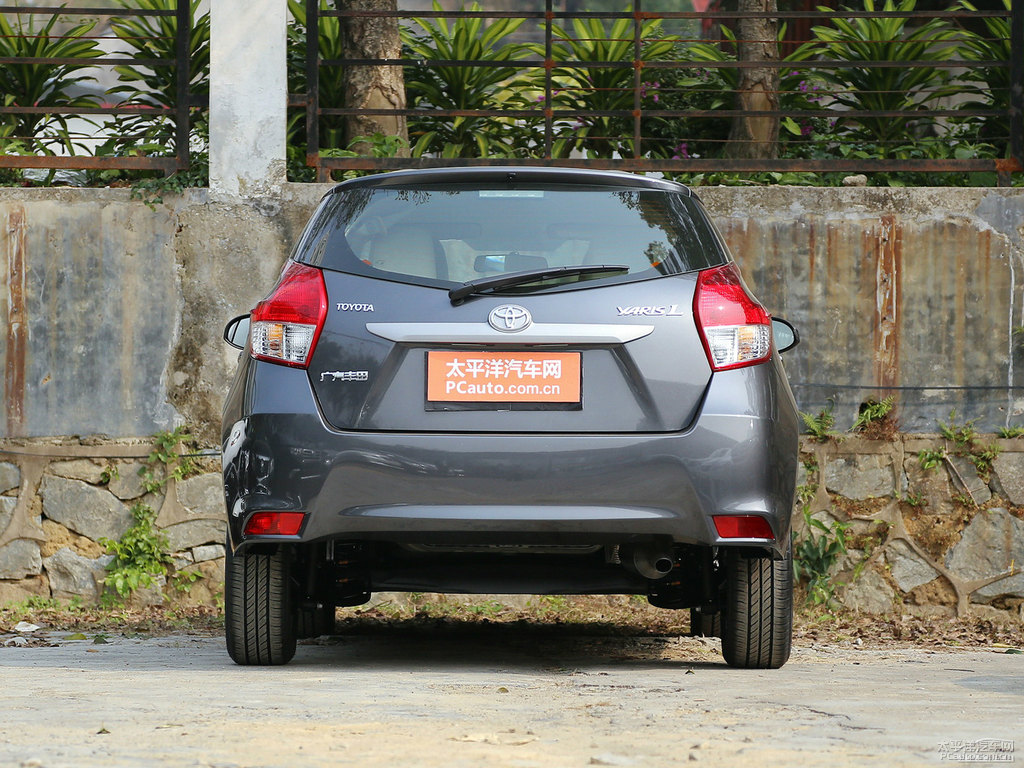 烏金灰YARiS L 致炫整車(chē)外觀外觀圖片
