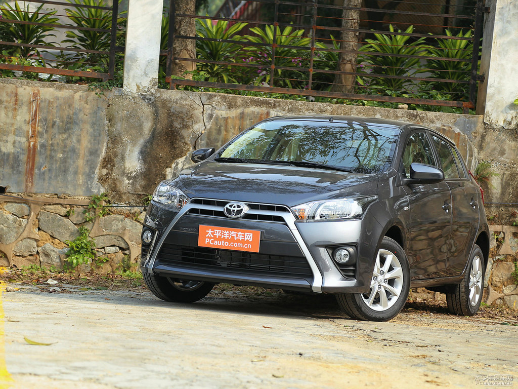 烏金灰YARiS L 致炫整車外觀外觀圖片