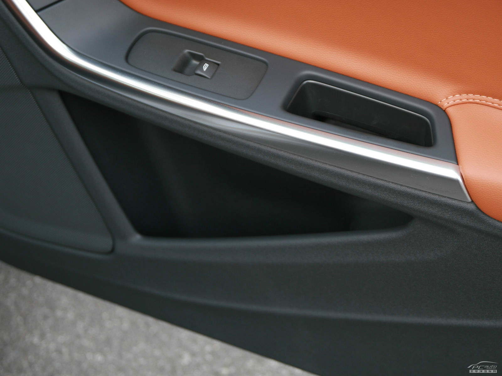 沃爾沃S60空間高清大圖