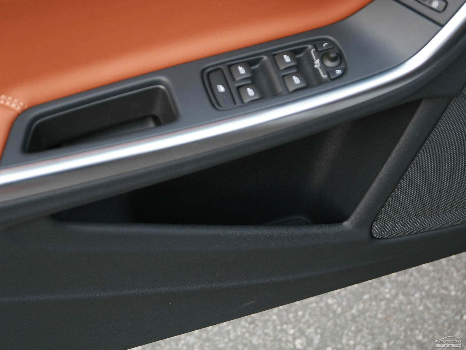 沃爾沃S60空間高清大圖