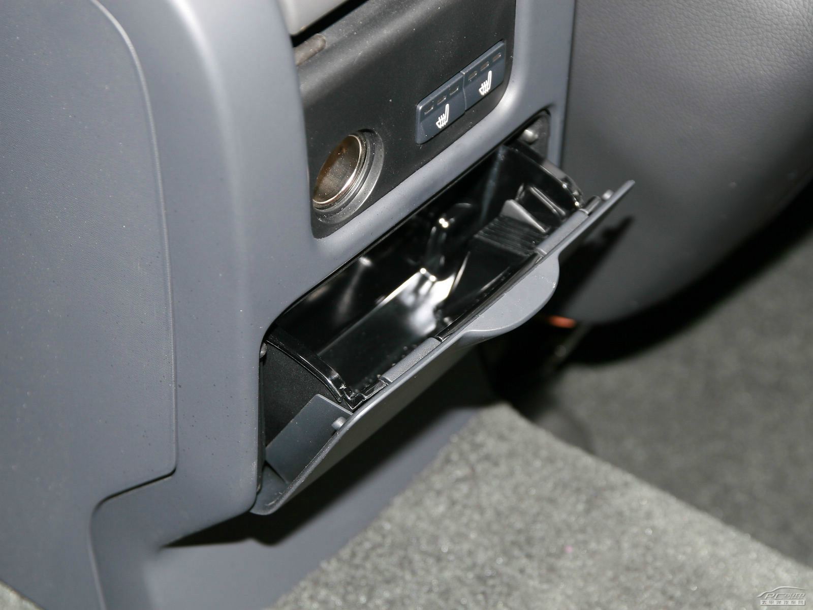 沃爾沃S60空間高清大圖