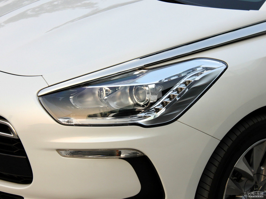 DS 5܇^^DƬ