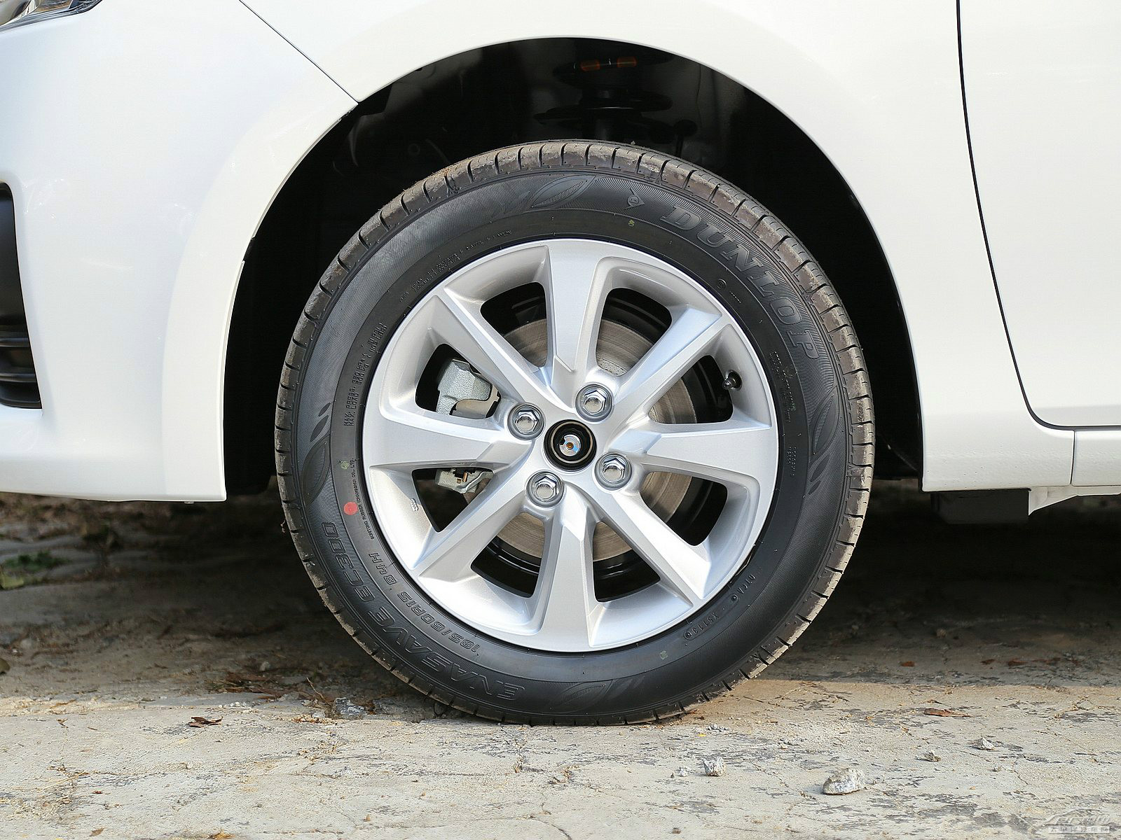YARiS L 致炫外觀高清大圖