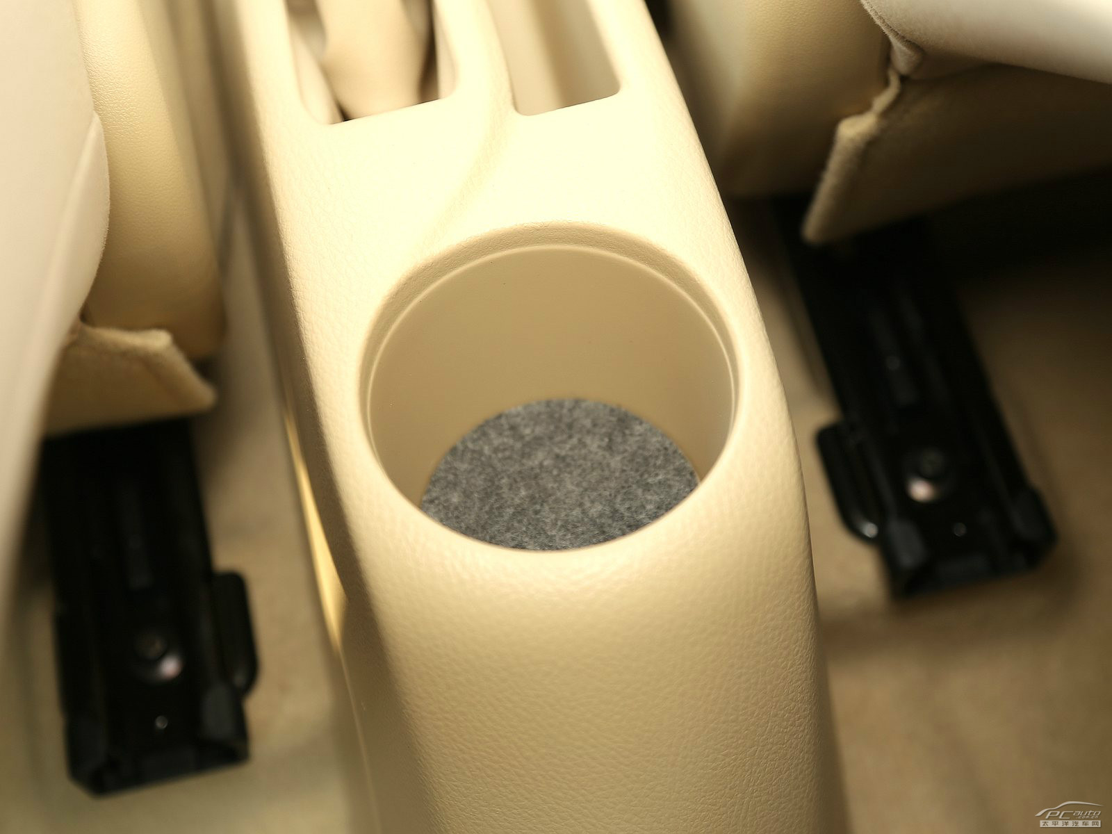 YARiS L 致炫空間高清大圖