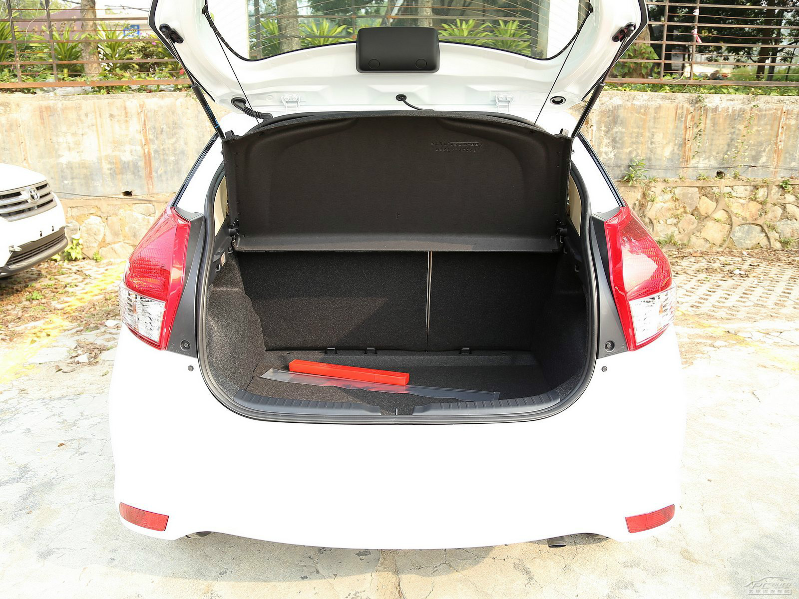 YARiS L 致炫空間高清大圖