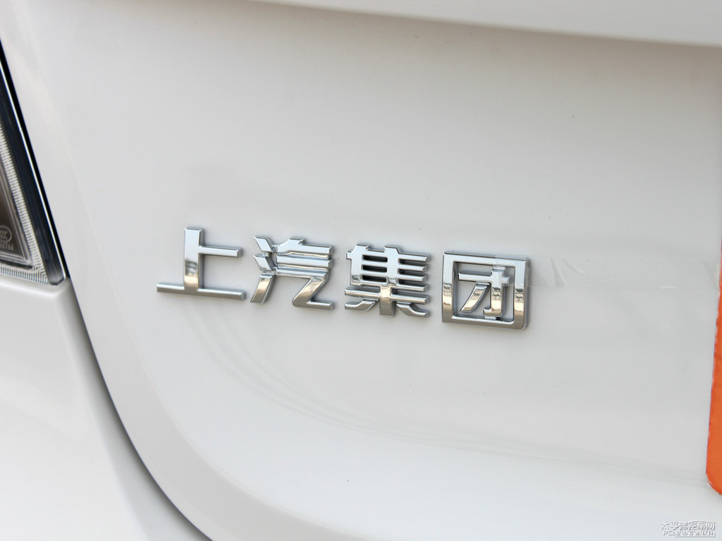 圣峰白MG6車尾外觀圖片