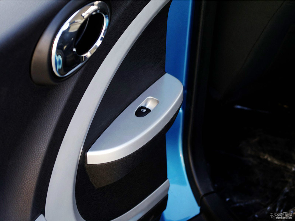 {(ln)ɫ330܇(ni)DƬ