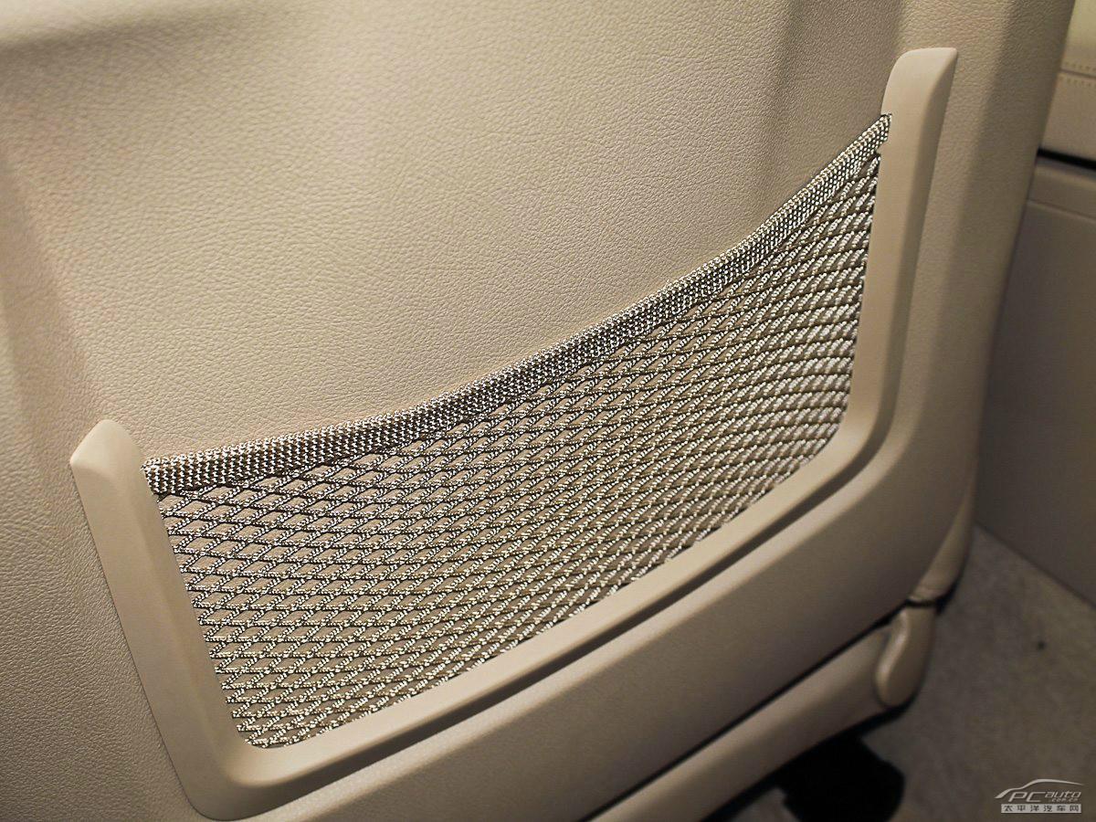 寶馬3系空間高清大圖