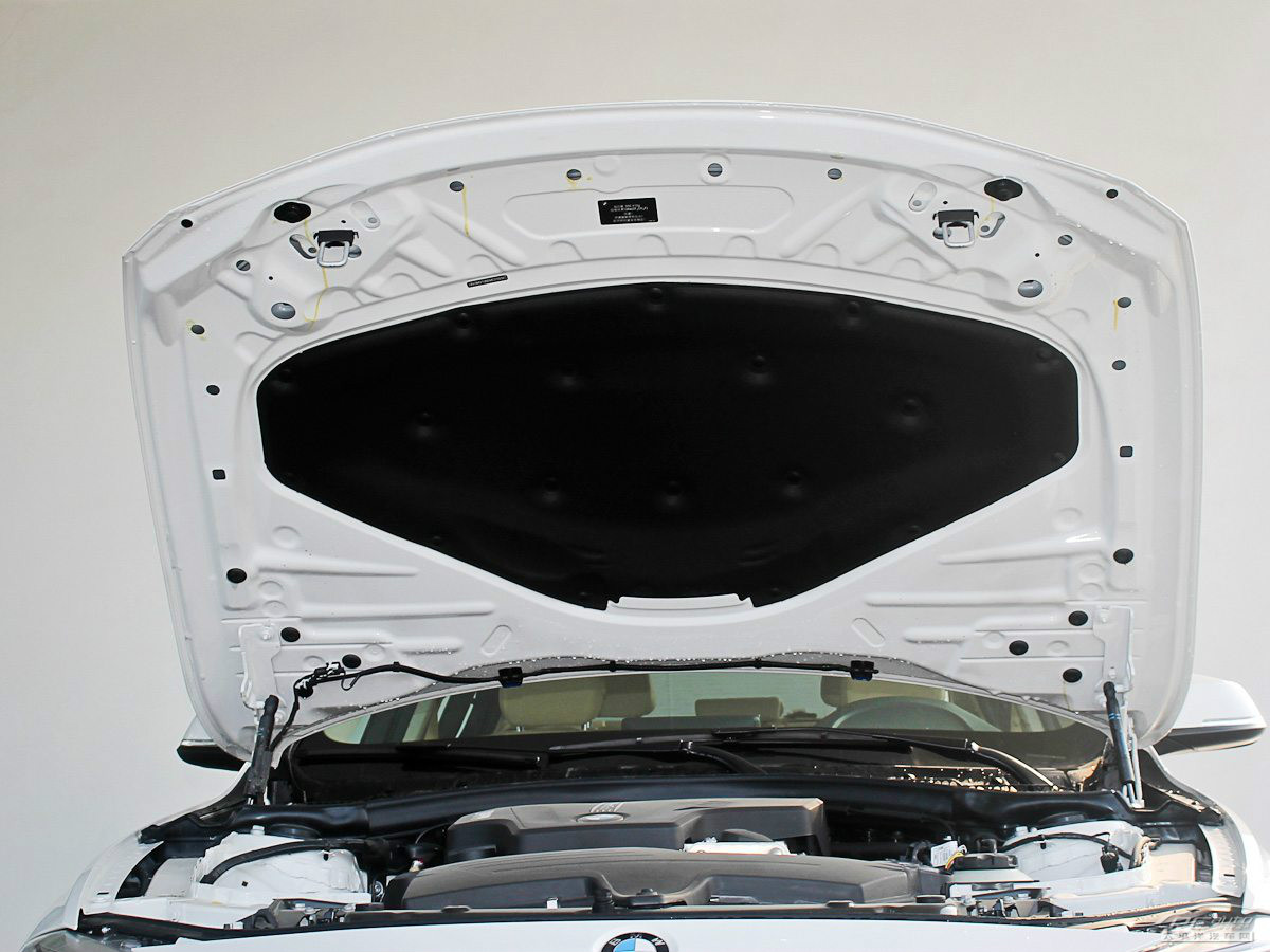 寶馬3系細節(jié)高清大圖