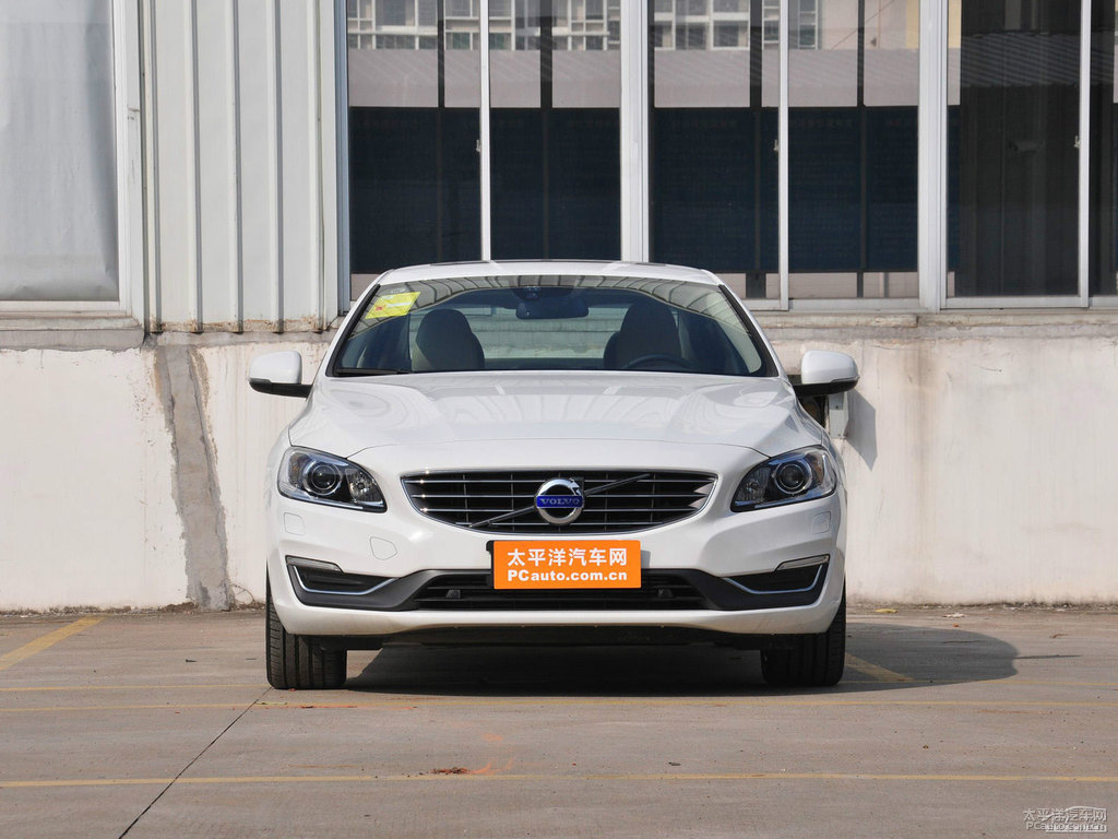 冰雪白沃爾沃S60整車外觀外觀圖片