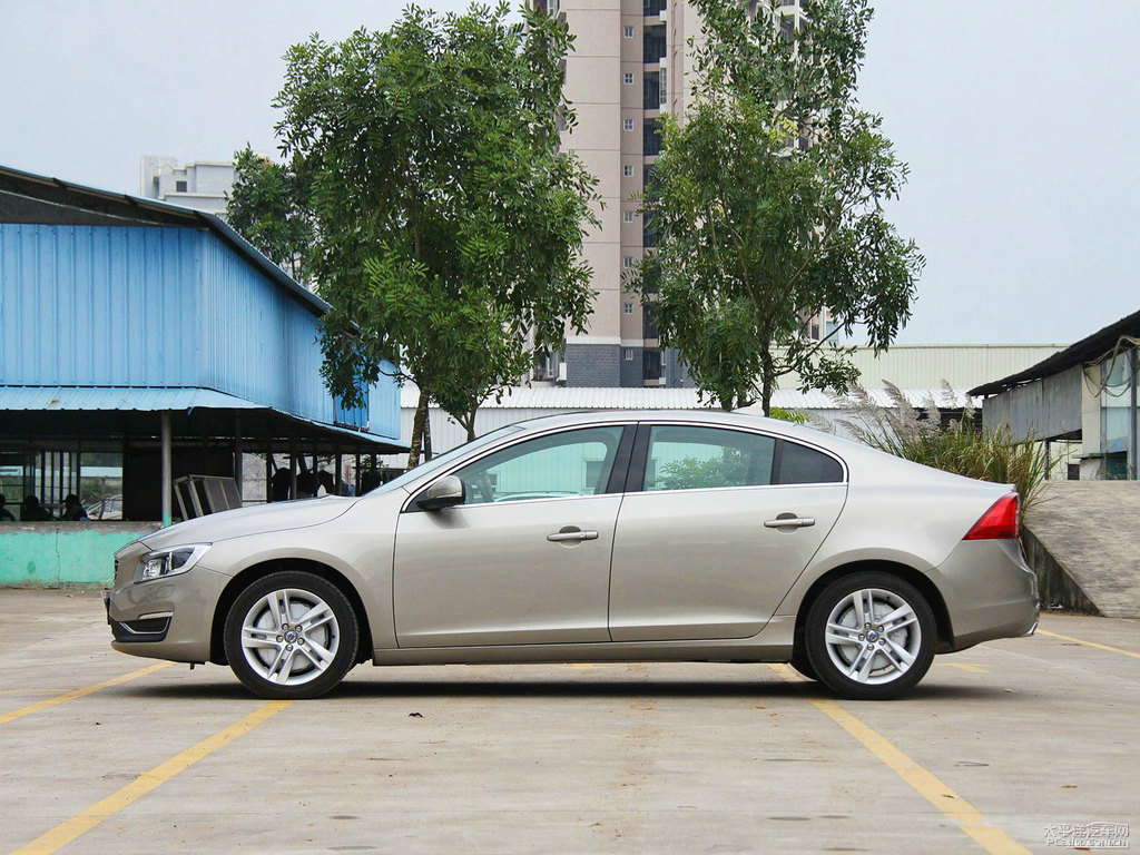 海貝灰沃爾沃S60整車外觀外觀圖片