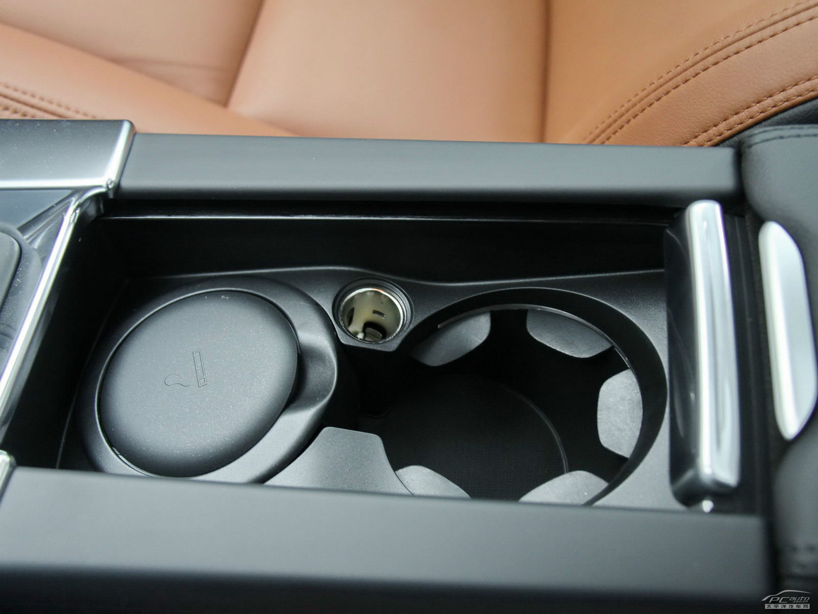 沃爾沃S60空間高清大圖