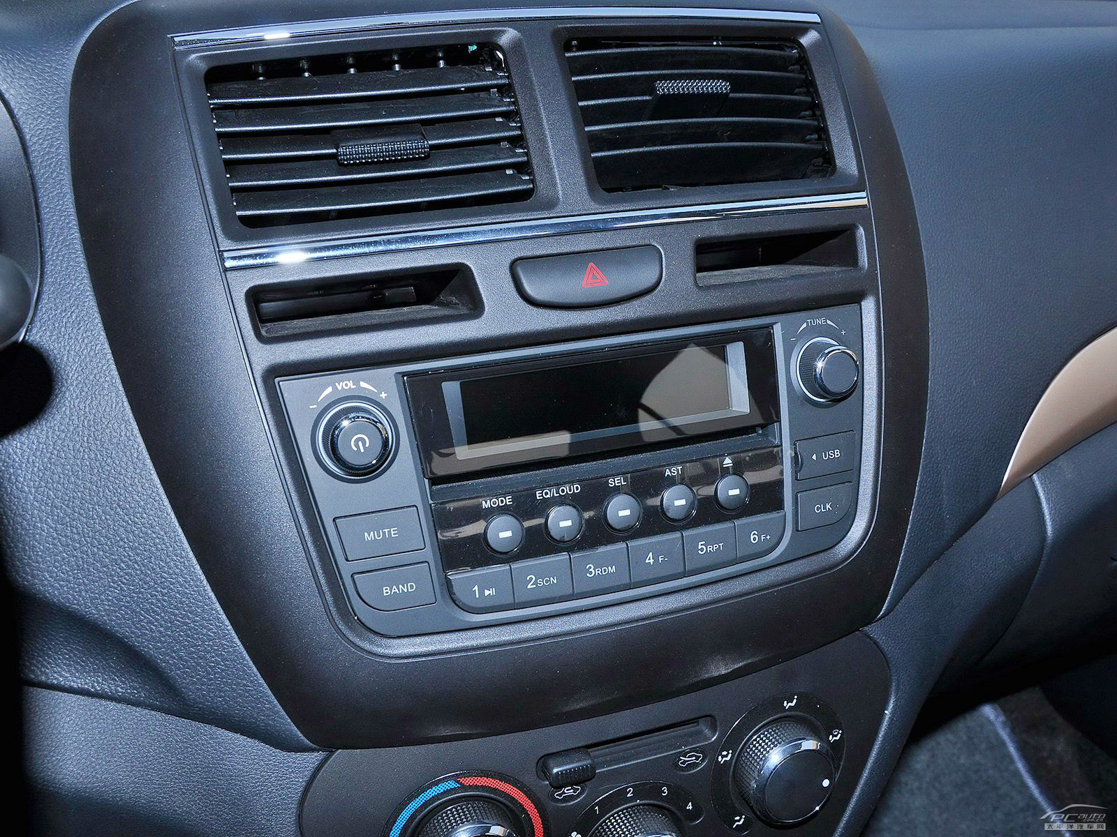 威志V5內(nèi)飾高清大圖