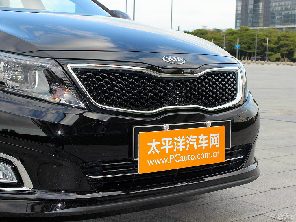 檀木黑起亞K5凱酷車頭外觀圖片