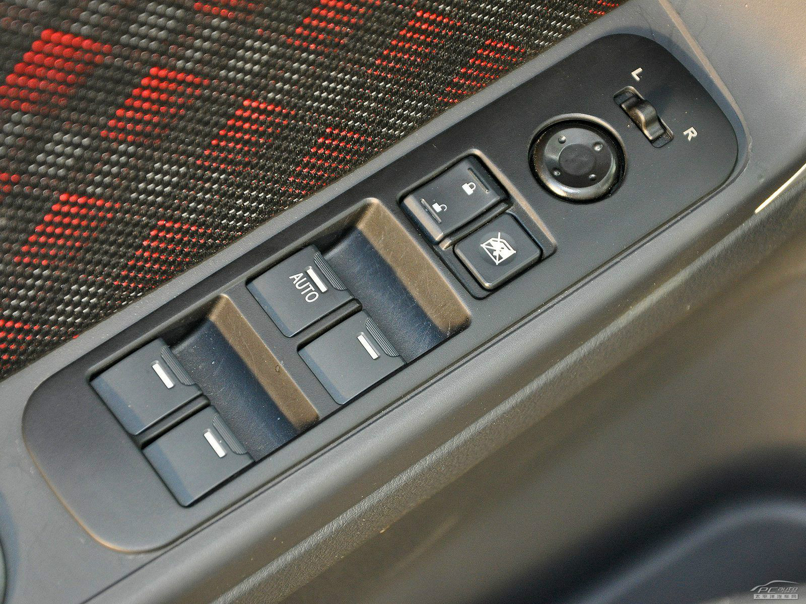 利亞納A6內(nèi)飾高清大圖