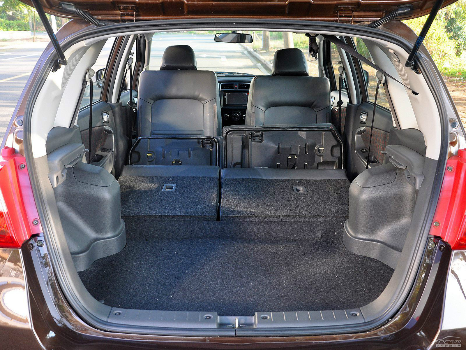 利亞納A6空間高清大圖