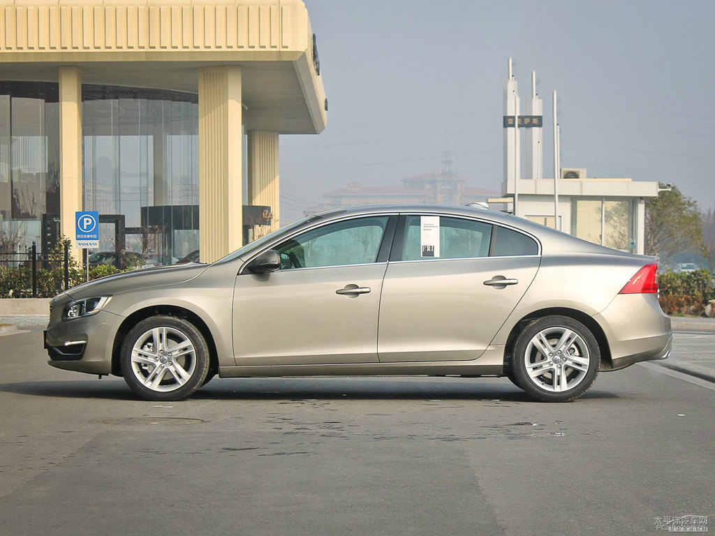 海貝灰沃爾沃S60整車外觀外觀圖片