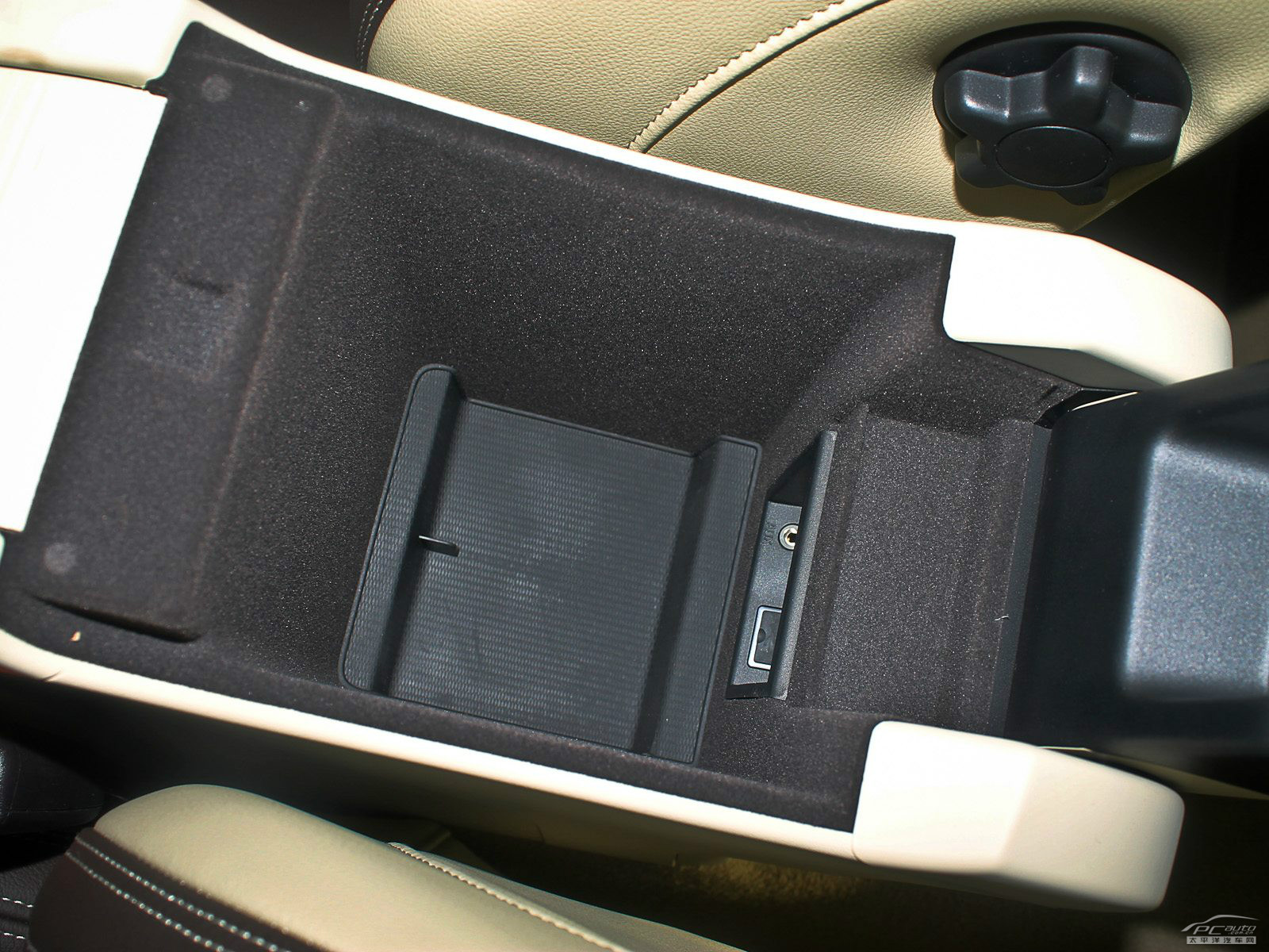 沃爾沃S60空間高清大圖