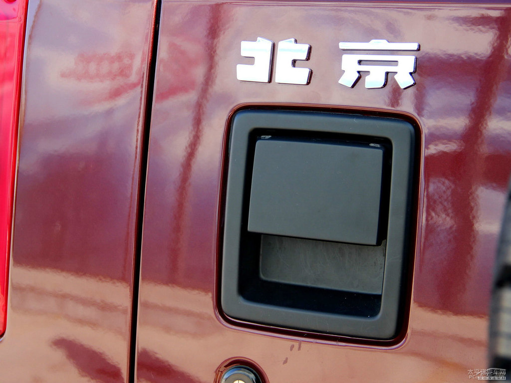 丹霞紅北京BJ40車身外觀圖片