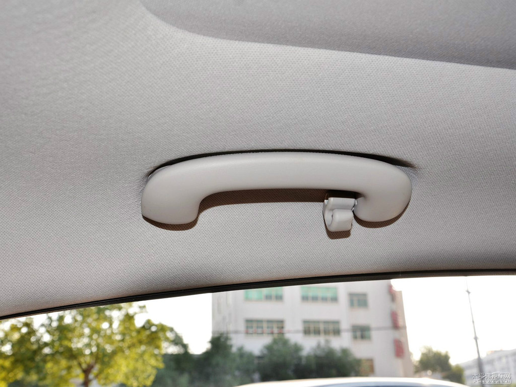 水晶白名圖車廂內(nèi)飾圖片