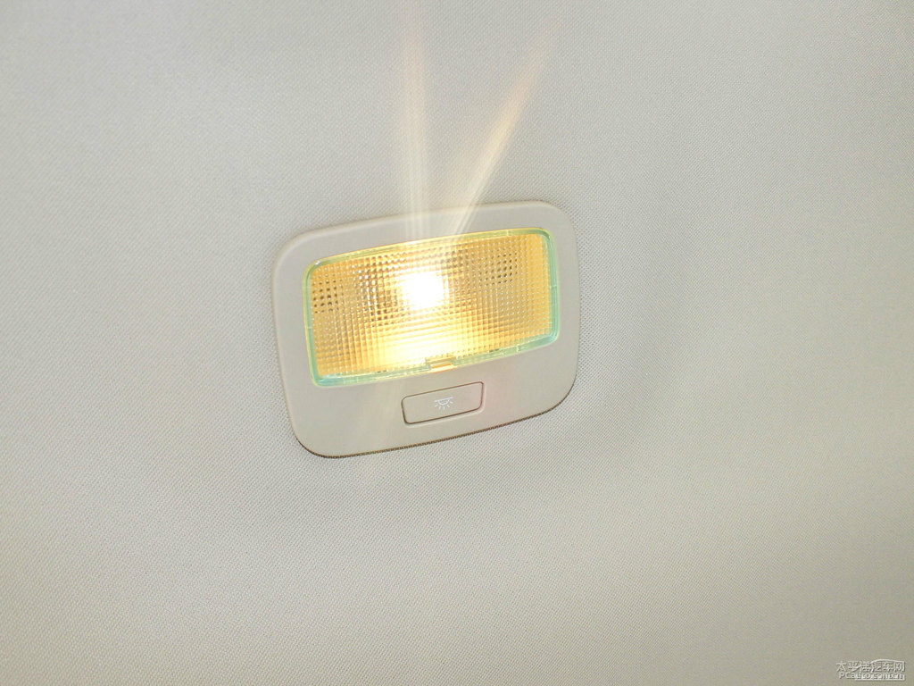 圣峰白MG6車廂內(nèi)飾圖片