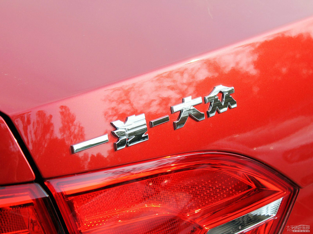 瑪雅紅速騰車(chē)尾外觀圖片