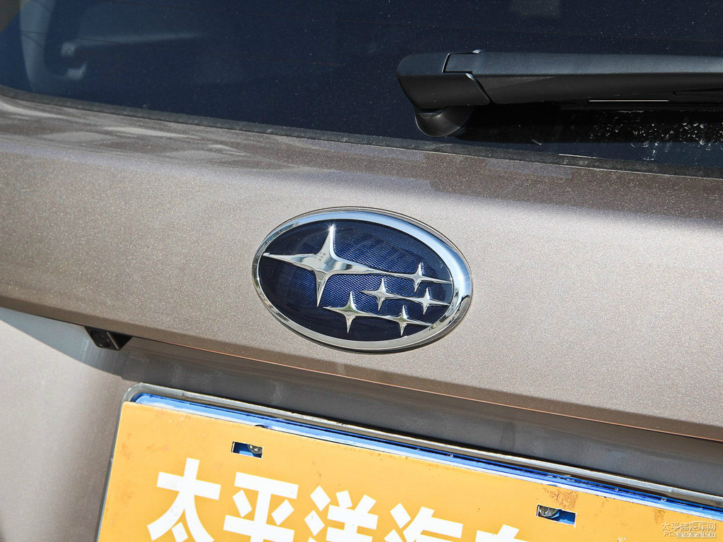 古銅香檳金森林人車尾外觀圖片
