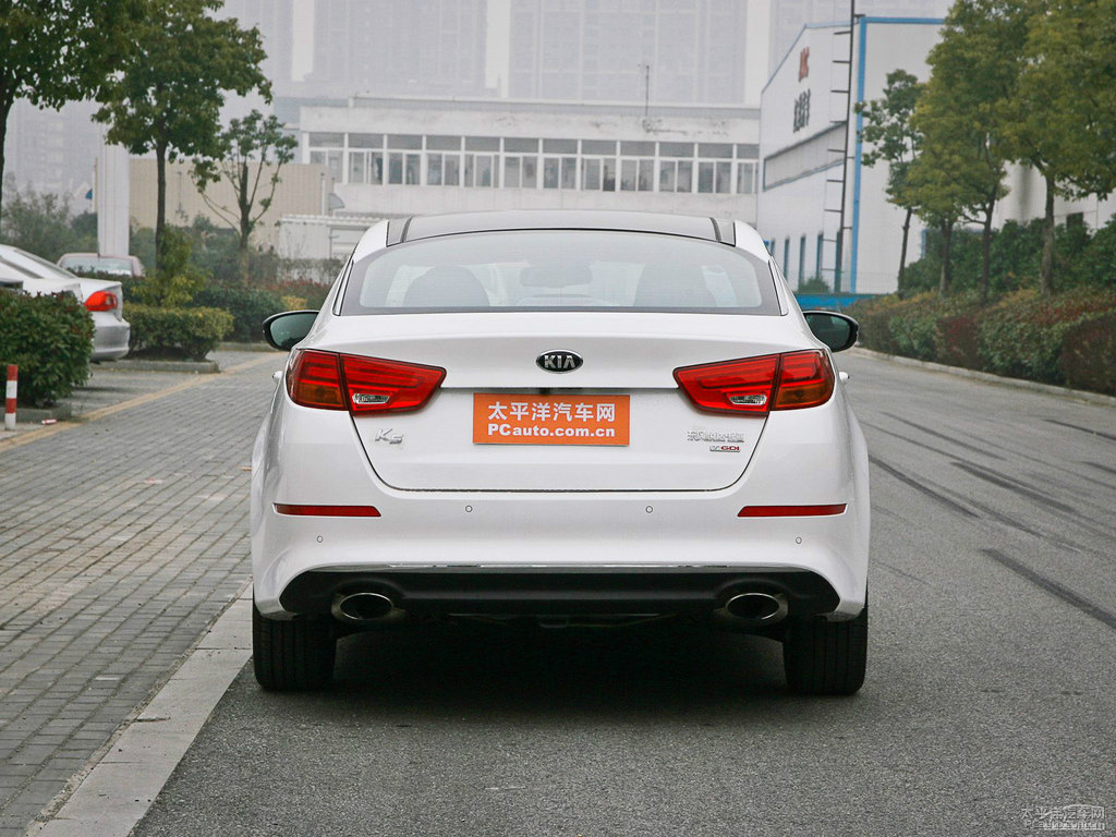 珍珠白起亞K5凱酷整車外觀外觀圖片