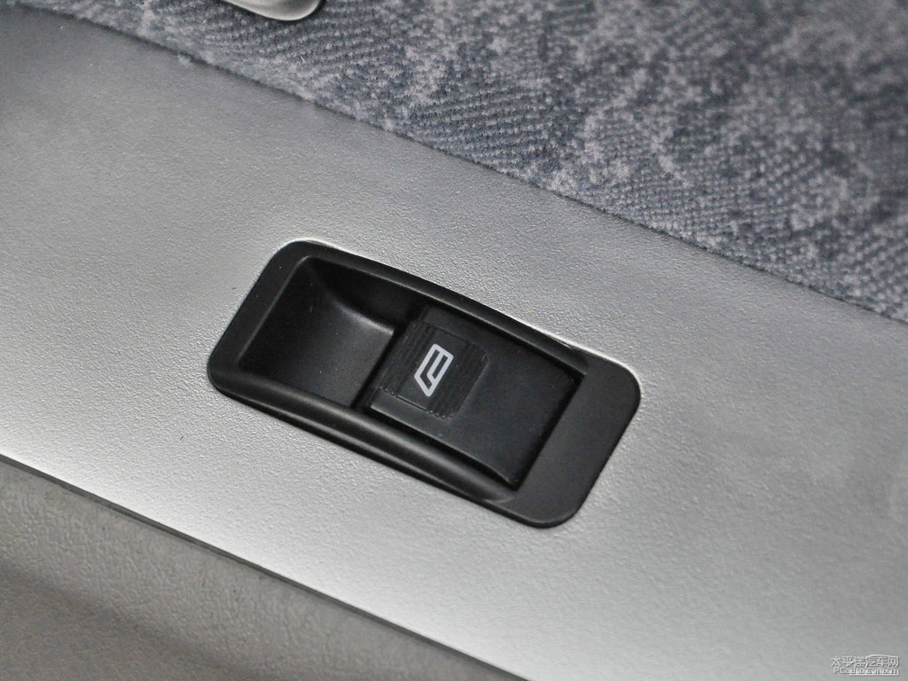 Gؔ(ci)\(yn)300܇(ni)DƬ