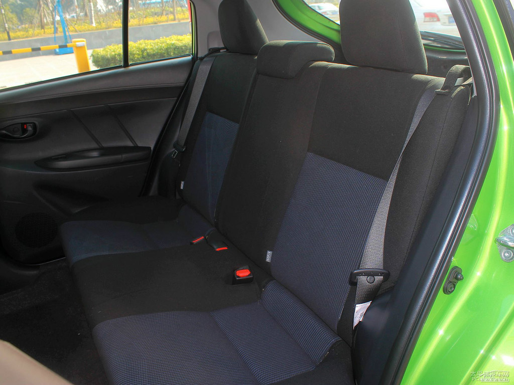 炫彩綠YARiS L 致炫座椅內(nèi)飾圖片