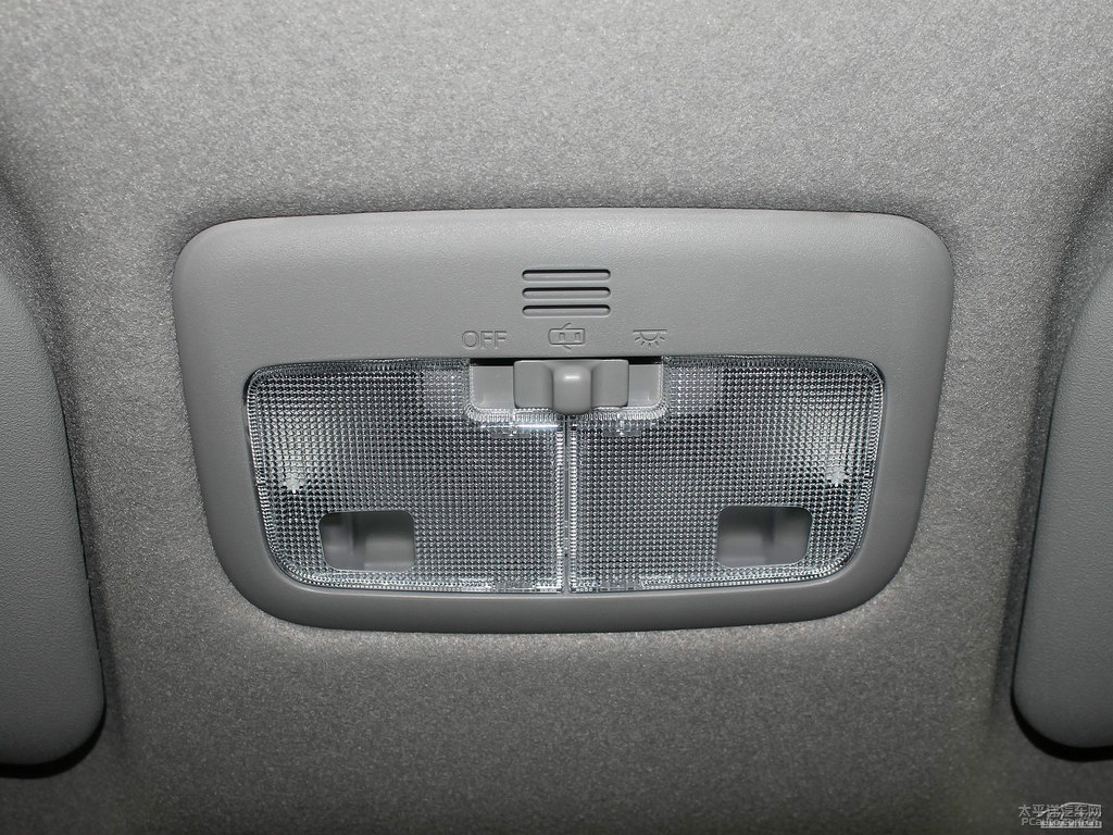 炫彩綠YARiS L 致炫車廂內(nèi)飾圖片