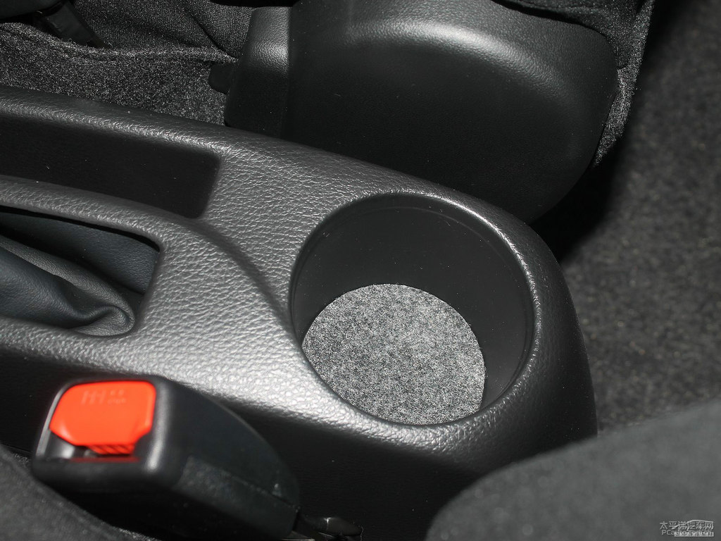 炫彩綠YARiS L 致炫儲(chǔ)物空間空間圖片
